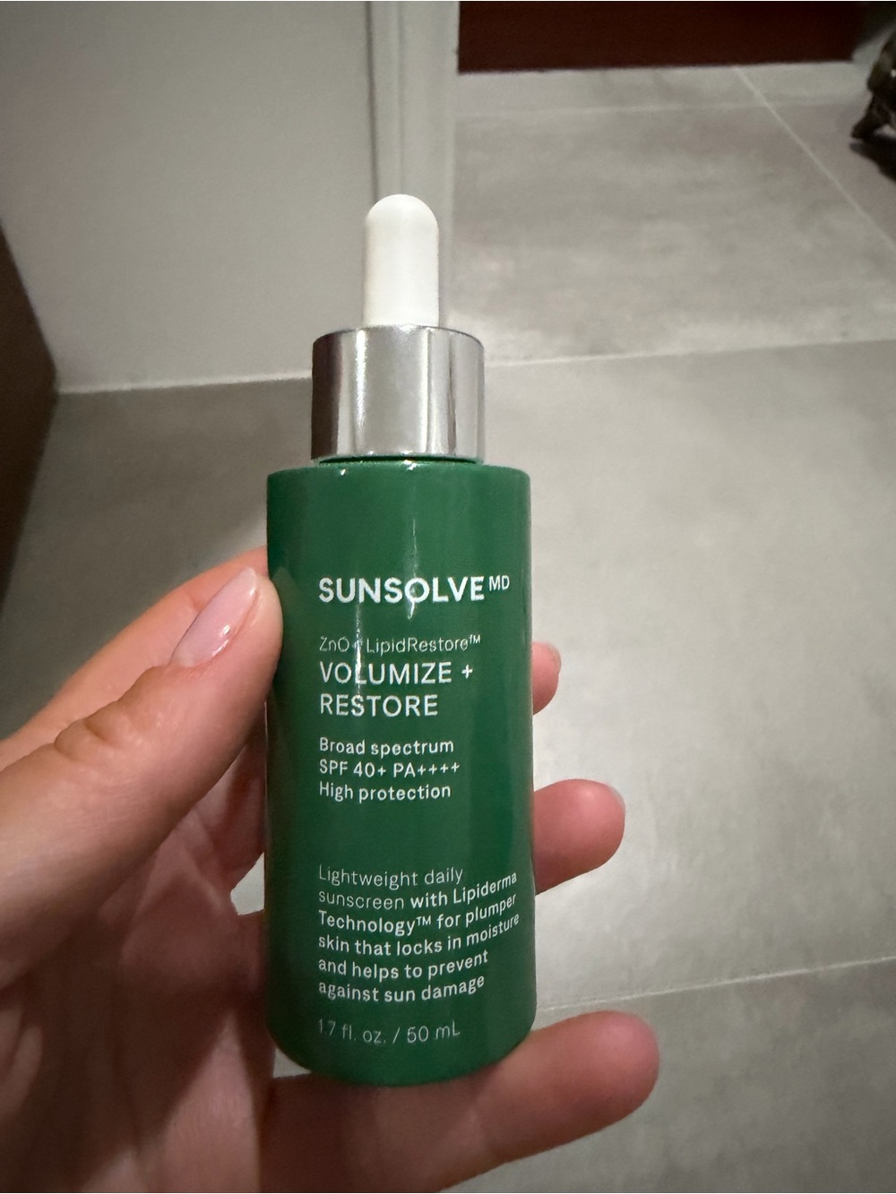 Volumize + Restore Serum Sunscreen - Green